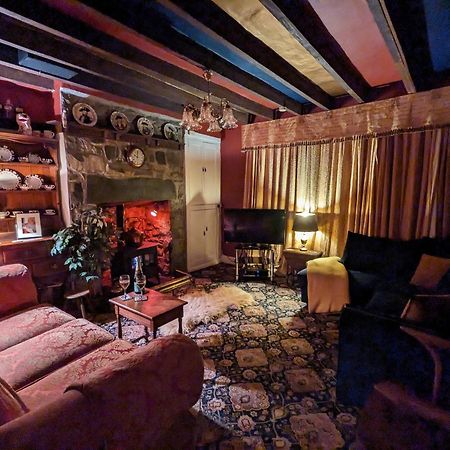 Fantastic Sea Views At Century'S Old Alma'S Cottage - Sleeps Up To 8 Guests Penmaen-mawr Buitenkant foto