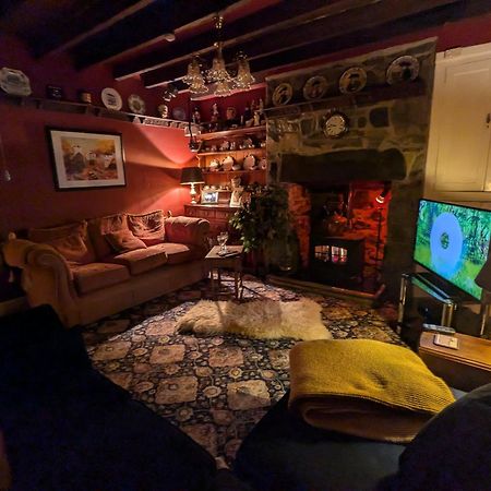 Fantastic Sea Views At Century'S Old Alma'S Cottage - Sleeps Up To 8 Guests Penmaen-mawr Buitenkant foto