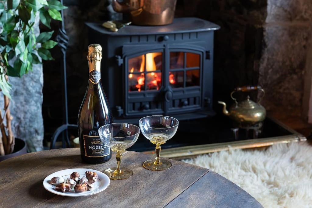 Fantastic Sea Views At Century'S Old Alma'S Cottage - Sleeps Up To 8 Guests Penmaen-mawr Buitenkant foto