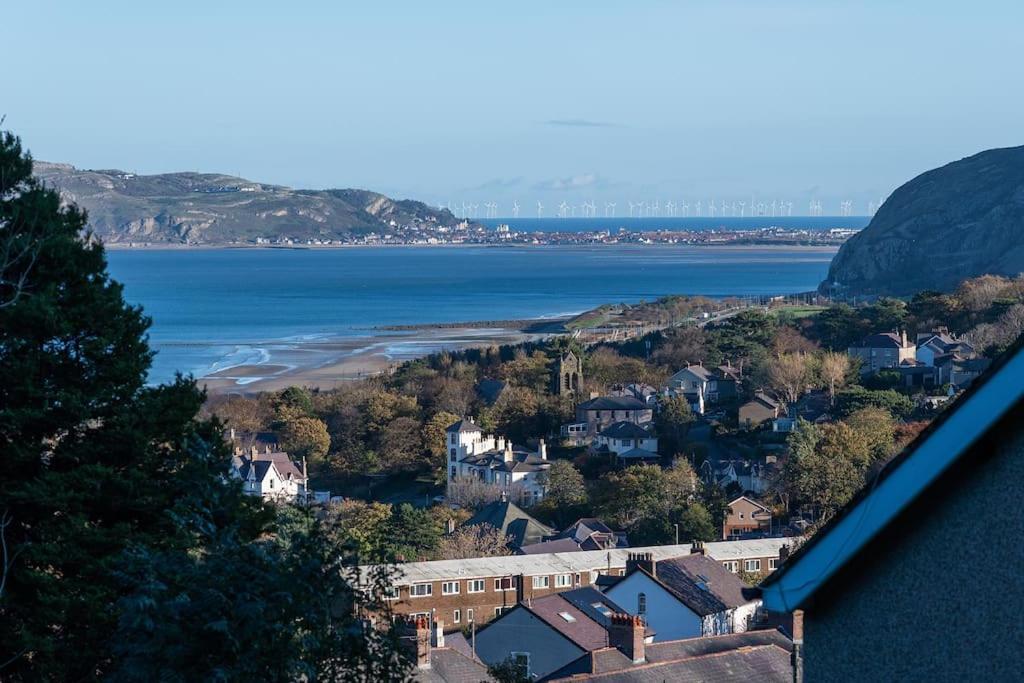 Fantastic Sea Views At Century'S Old Alma'S Cottage - Sleeps Up To 8 Guests Penmaen-mawr Buitenkant foto