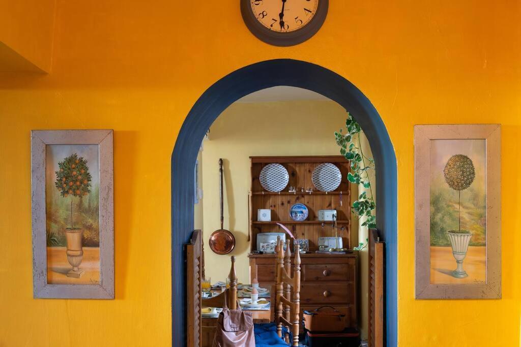 Fantastic Sea Views At Century'S Old Alma'S Cottage - Sleeps Up To 8 Guests Penmaen-mawr Buitenkant foto