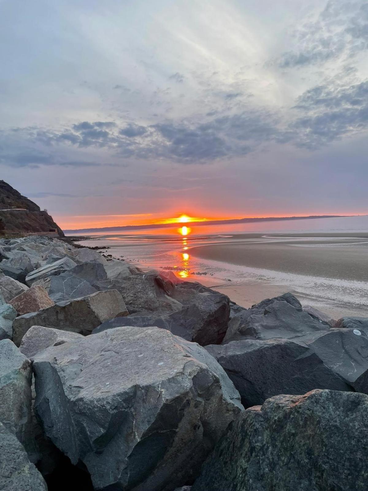 Fantastic Sea Views At Century'S Old Alma'S Cottage - Sleeps Up To 8 Guests Penmaen-mawr Buitenkant foto