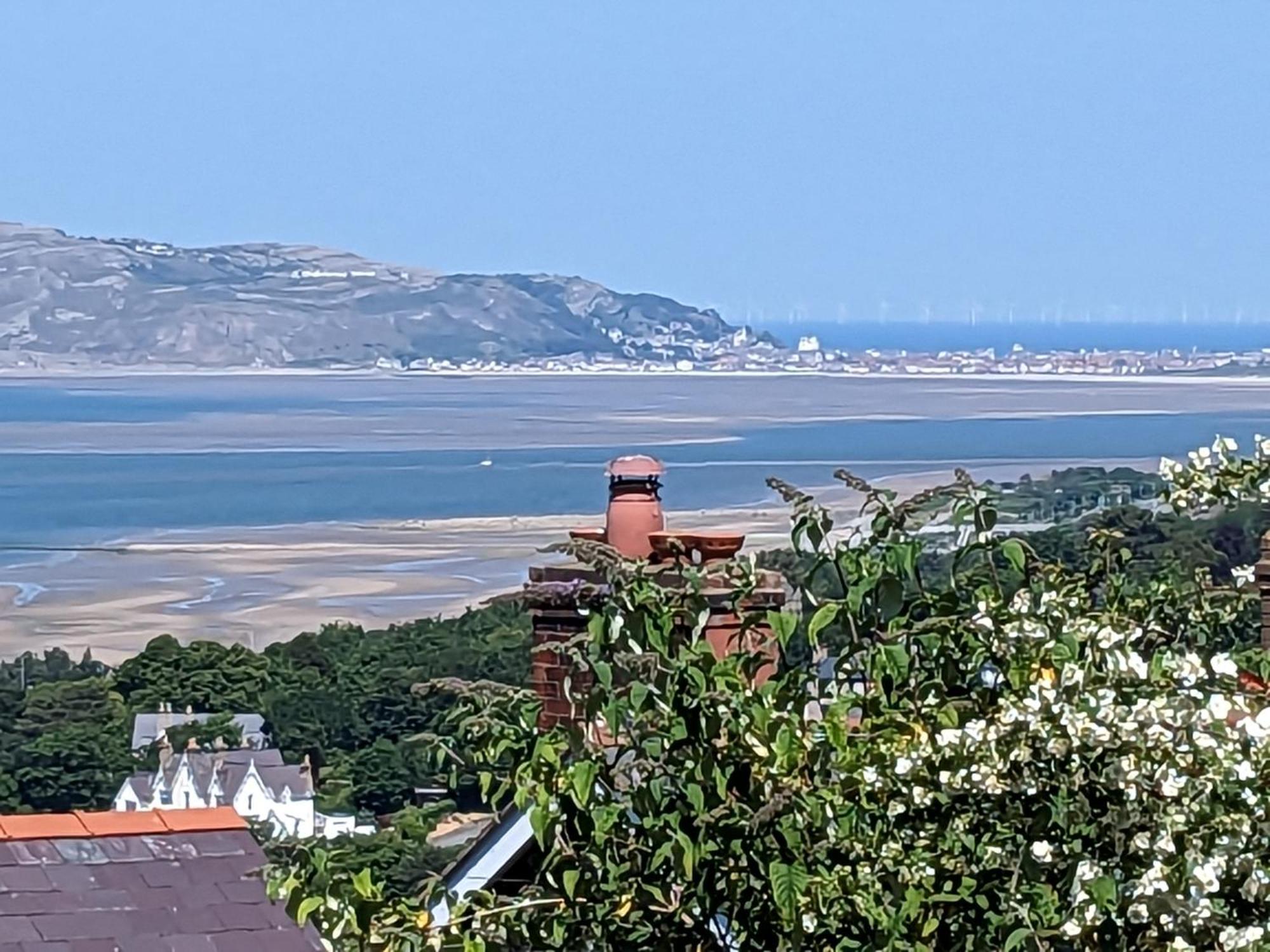 Fantastic Sea Views At Century'S Old Alma'S Cottage - Sleeps Up To 8 Guests Penmaen-mawr Buitenkant foto