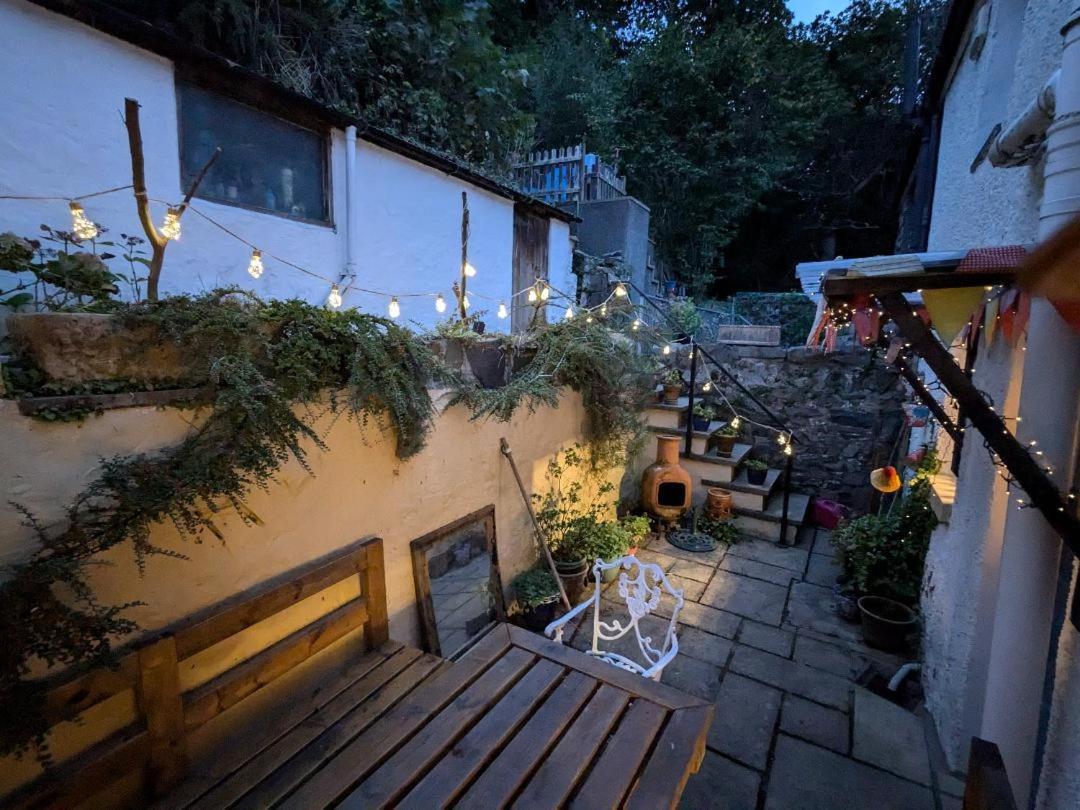 Fantastic Sea Views At Century'S Old Alma'S Cottage - Sleeps Up To 8 Guests Penmaen-mawr Buitenkant foto