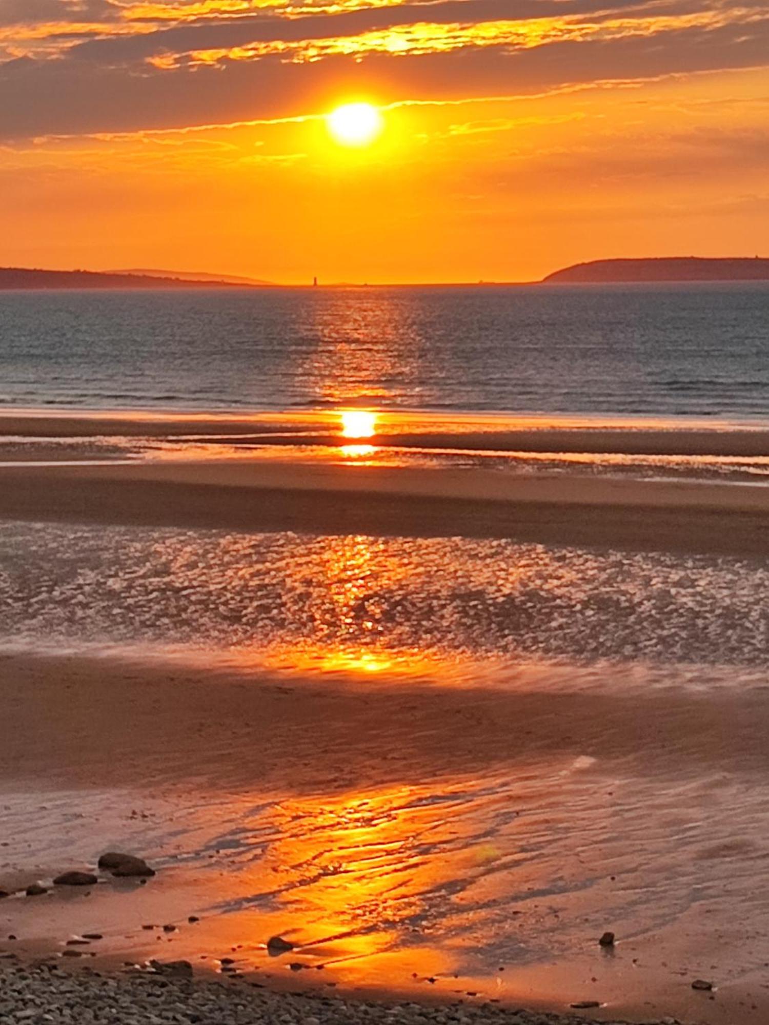 Fantastic Sea Views At Century'S Old Alma'S Cottage - Sleeps Up To 8 Guests Penmaen-mawr Buitenkant foto